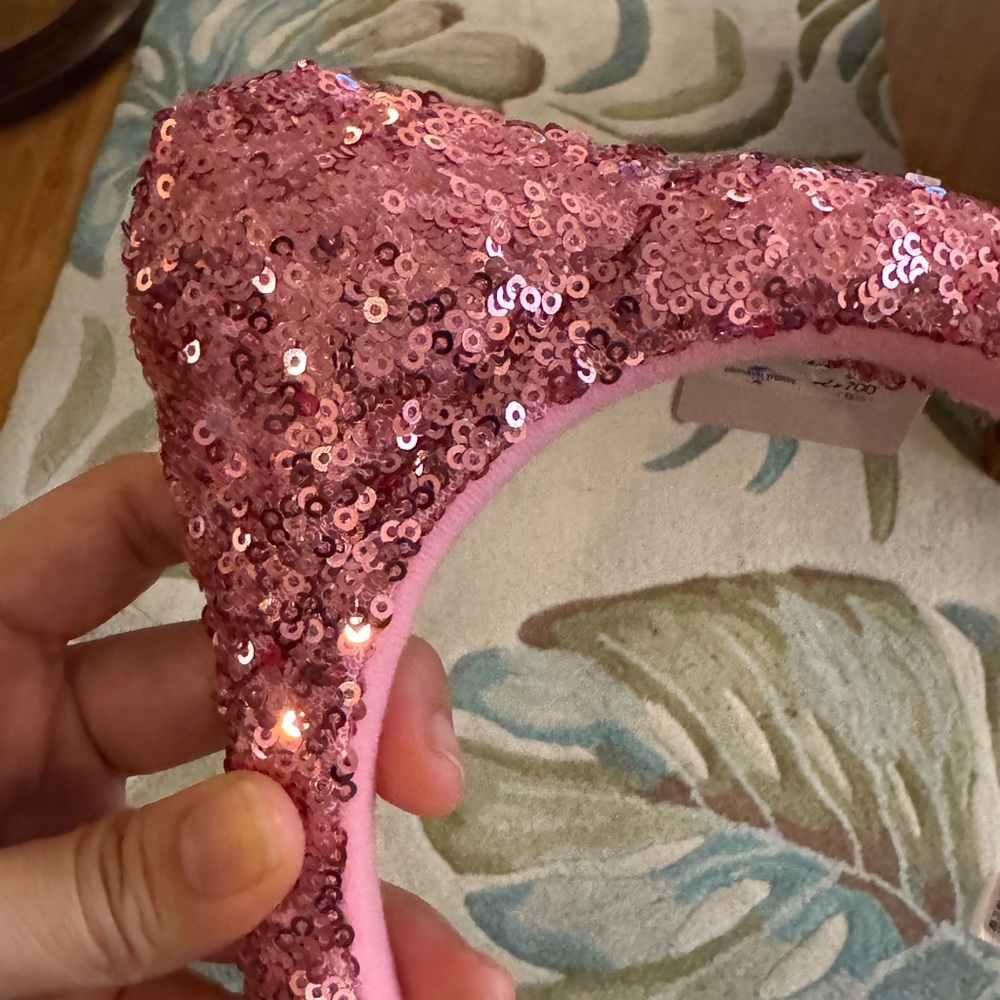 Hello kitty Pink Sequin Ear Headband with Bow - Picture 3 of 5